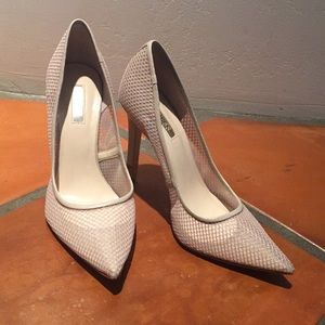 COPY - Guess nude mesh heels